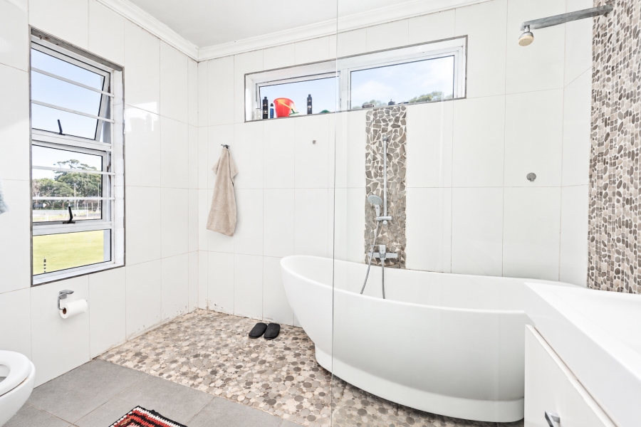5 Bedroom Property for Sale in Selborne Eastern Cape